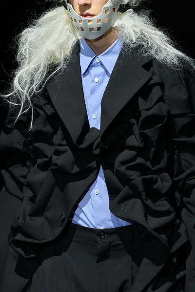 Look 77